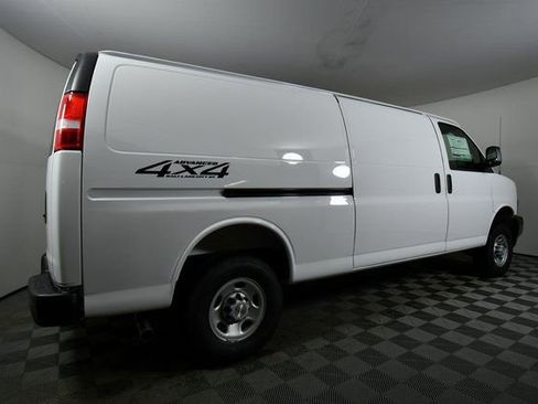 New 2025 Chevrolet Express 3500 Work Van w/ Driver Convenience Package image 10
