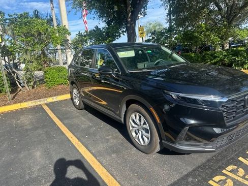 Used 2025 Honda CR-V LX image 3
