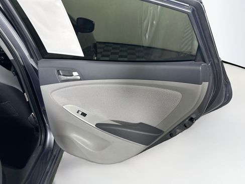 Used 2012 Hyundai Accent GLS FWD image 26
