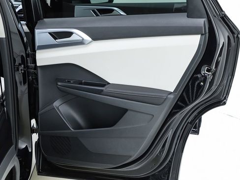 New 2026 Volkswagen Taos SE FWD image 67