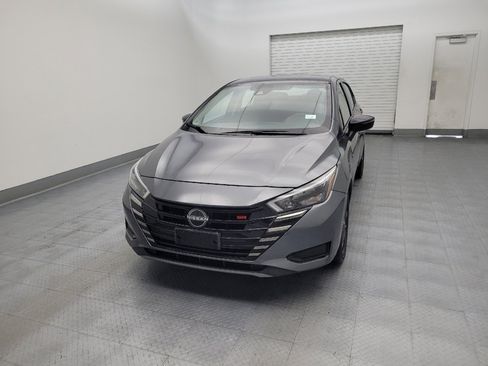 Used 2024 Nissan Versa SR FWD image 15