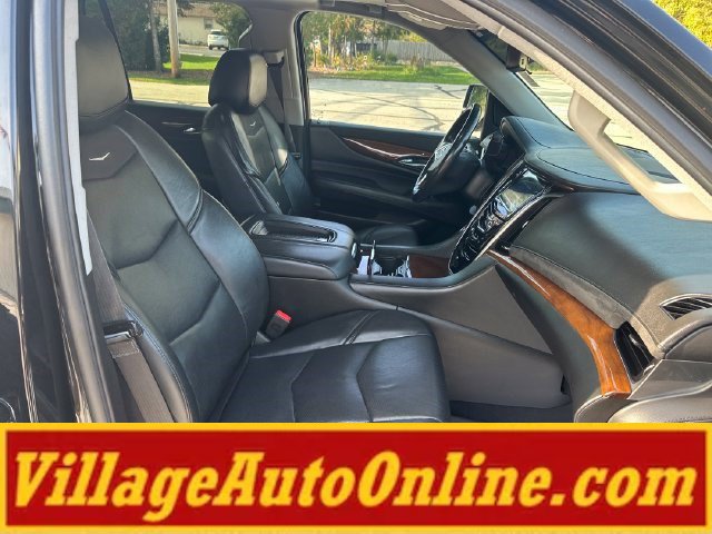 Used 2018 Cadillac Escalade Luxury AWD/4WD image 45