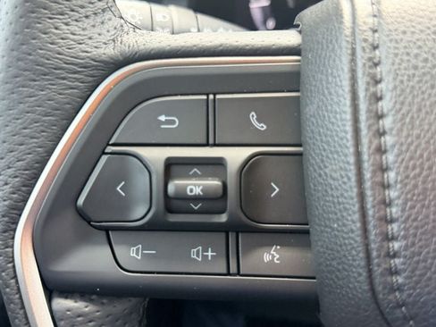 Used 2025 Toyota Tacoma Limited AWD/4WD image 22
