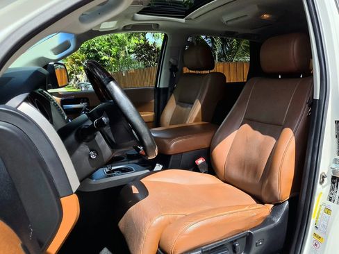 Used 2015 Toyota Sequoia Platinum RWD image 4