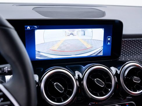 Used 2026 Mercedes-Benz GLB 250 image 26