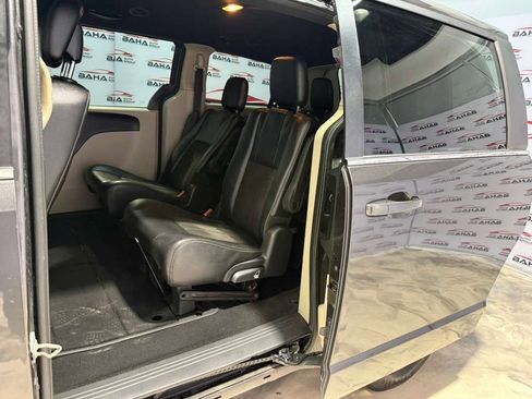 Used 2019 Dodge Grand Caravan SXT FWD image 32
