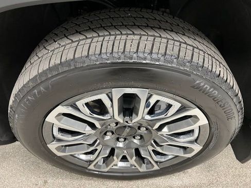 Used 2025 GMC Sierra 1500 Denali Ultimate AWD/4WD image 15