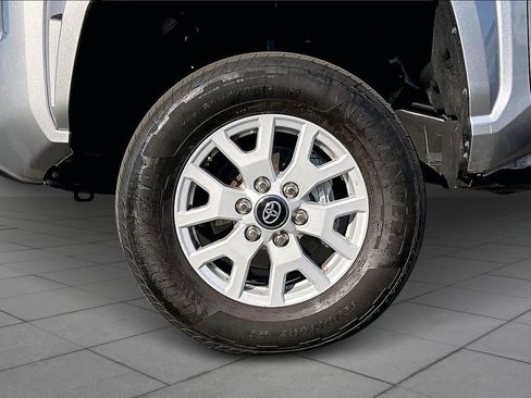 Used 2025 Toyota Tacoma SR5 image 9