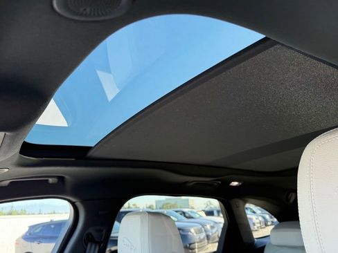 New 2026 Jaguar F-PACE R-Dynamic S image 13