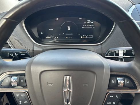 Used 2019 Lincoln Nautilus Reserve w/ Driver Assistance Package FWD image 11