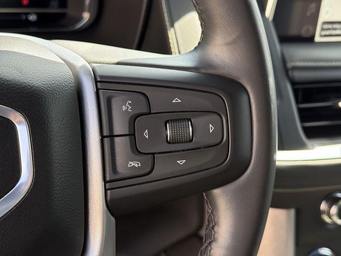 Used 2024 GMC Yukon SLT RWD image 36
