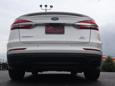 Used 2019 Ford Fusion SE w/ Equipment Group 151A FWD image 10