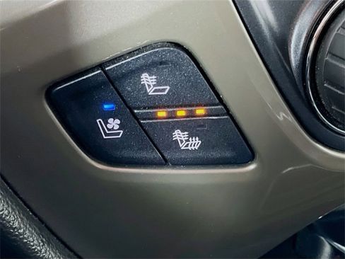 Used 2017 Chevrolet Silverado 1500 High Country image 25