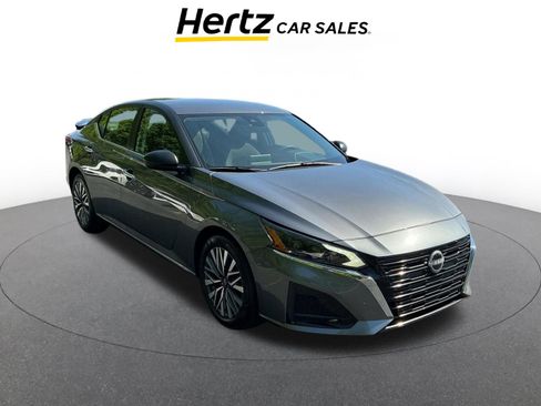 Used 2025 Nissan Altima 2.5 SV FWD image 1