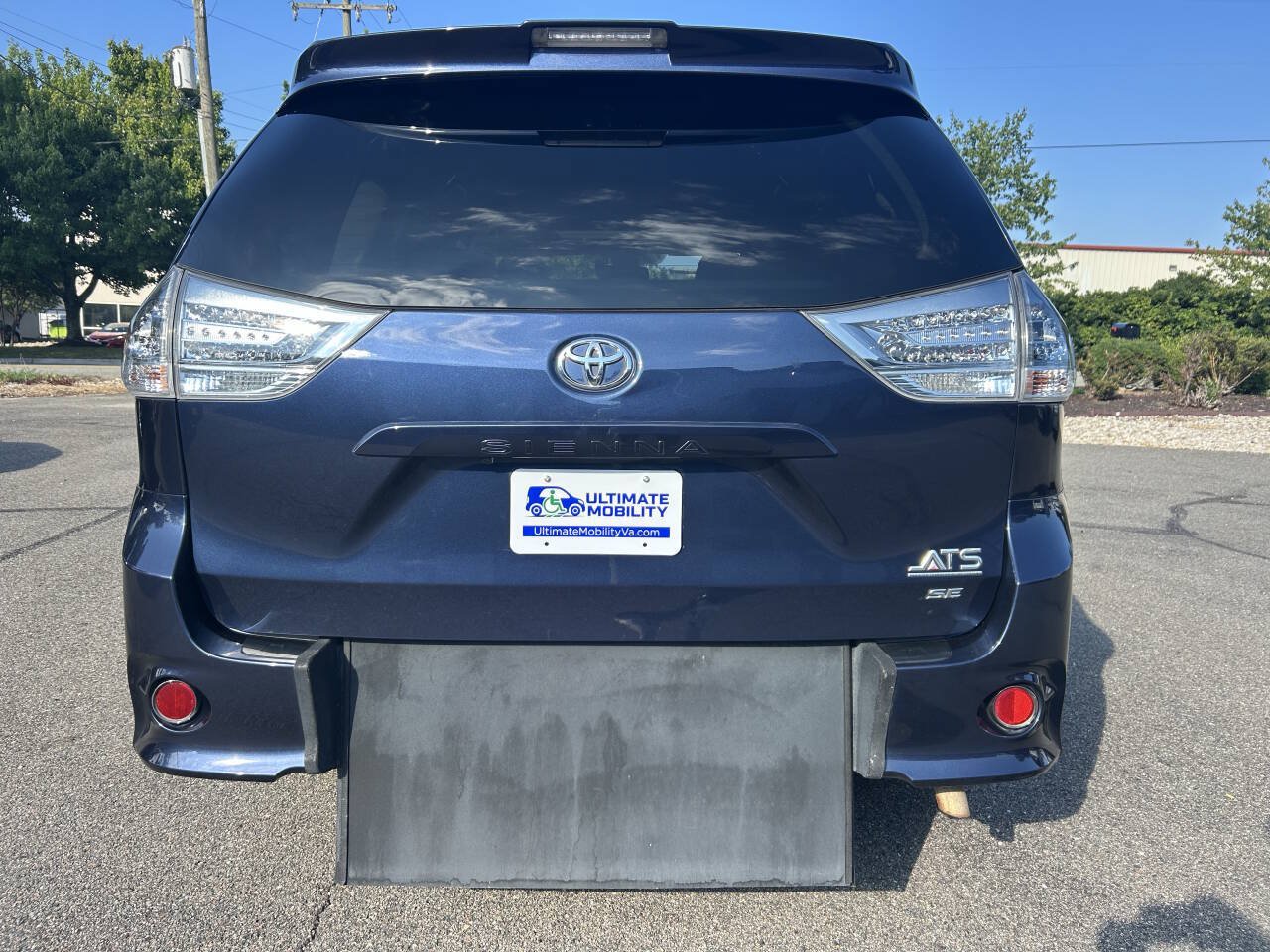 Used 2020 Toyota Sienna SE FWD image 9