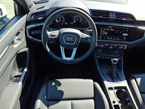 Used 2025 Audi Q3 2.0T Premium w/ Convenience Package AWD/4WD image 12