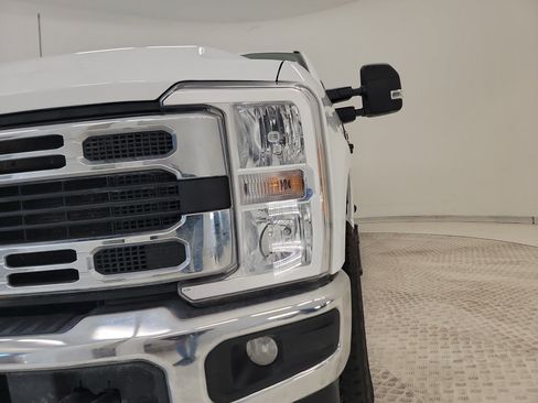 Certified 2025 Ford F250 XLT w/ FX4 Off-Road Package AWD/4WD image 9