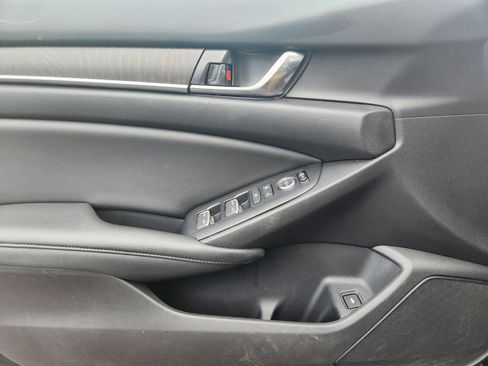 Used 2019 Honda Accord EX image 15