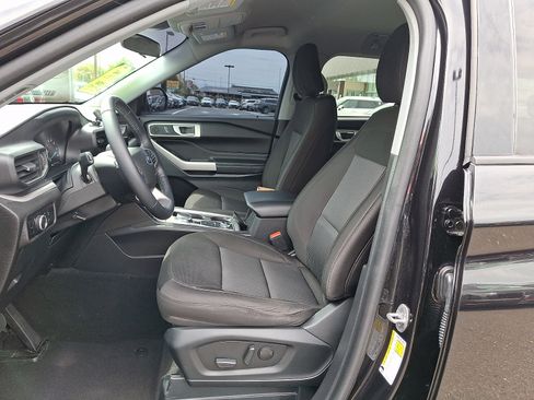 Used 2023 Ford Explorer XLT AWD/4WD image 14