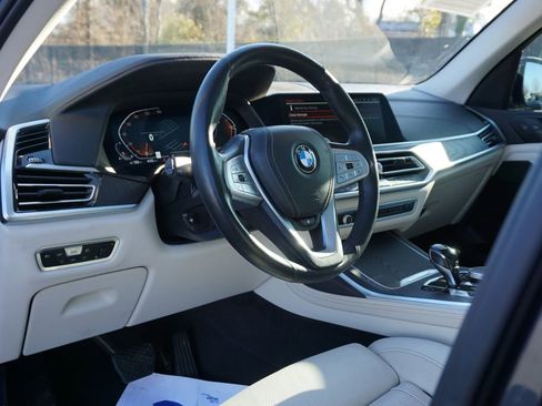 Used 2022 BMW X7 xDrive40i w/ Premium Package image 10