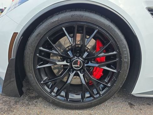 Used 2017 Chevrolet Corvette Z06 w/ Chrome Badge Package image 9