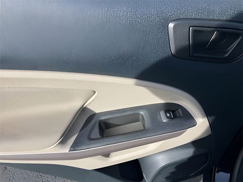 Used 2022 Ford EcoSport S image 37