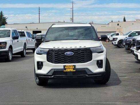 New 2026 Ford Explorer ST-Line w/ ST-Line Street Pack AWD/4WD image 3