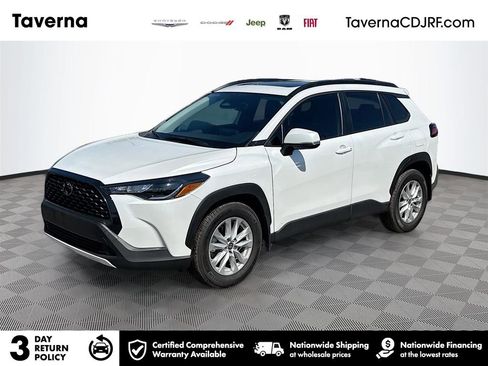 Used 2024 Toyota Corolla Cross LE w/ Moonroof Package FWD image 1