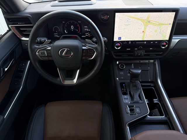 Used 2025 Lexus GX 550 w/ Accessory Package (2T) AWD/4WD image 12