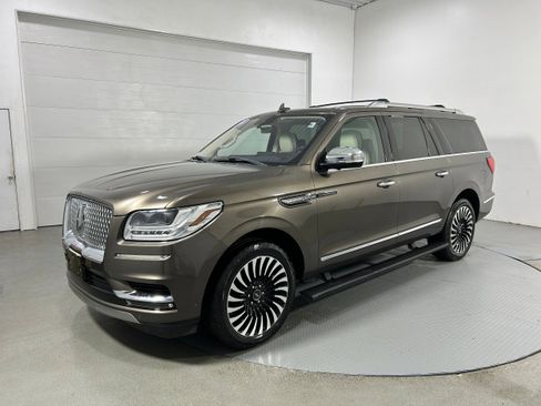 Used 2018 Lincoln Navigator L Black Label w/ Cargo Package image 17
