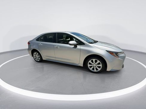 Used 2020 Toyota Corolla LE FWD image 9