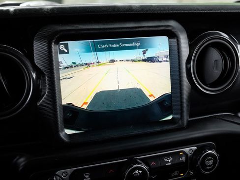 Used 2022 Jeep Gladiator Sport image 30