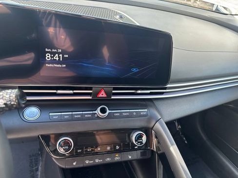 Used 2023 Hyundai Elantra Limited FWD image 29