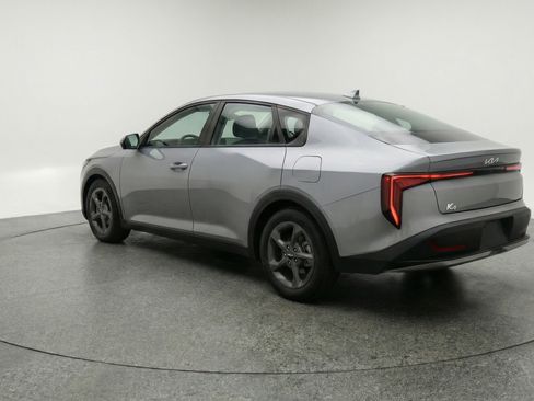 Used 2025 Kia K4 LXS image 6