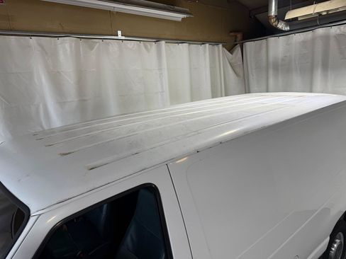 Used 1995 Ford E-250 and Econoline 250 Heavy-Duty RWD image 23