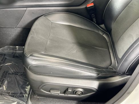 Used 2023 Jeep Grand Cherokee Altitude image 18