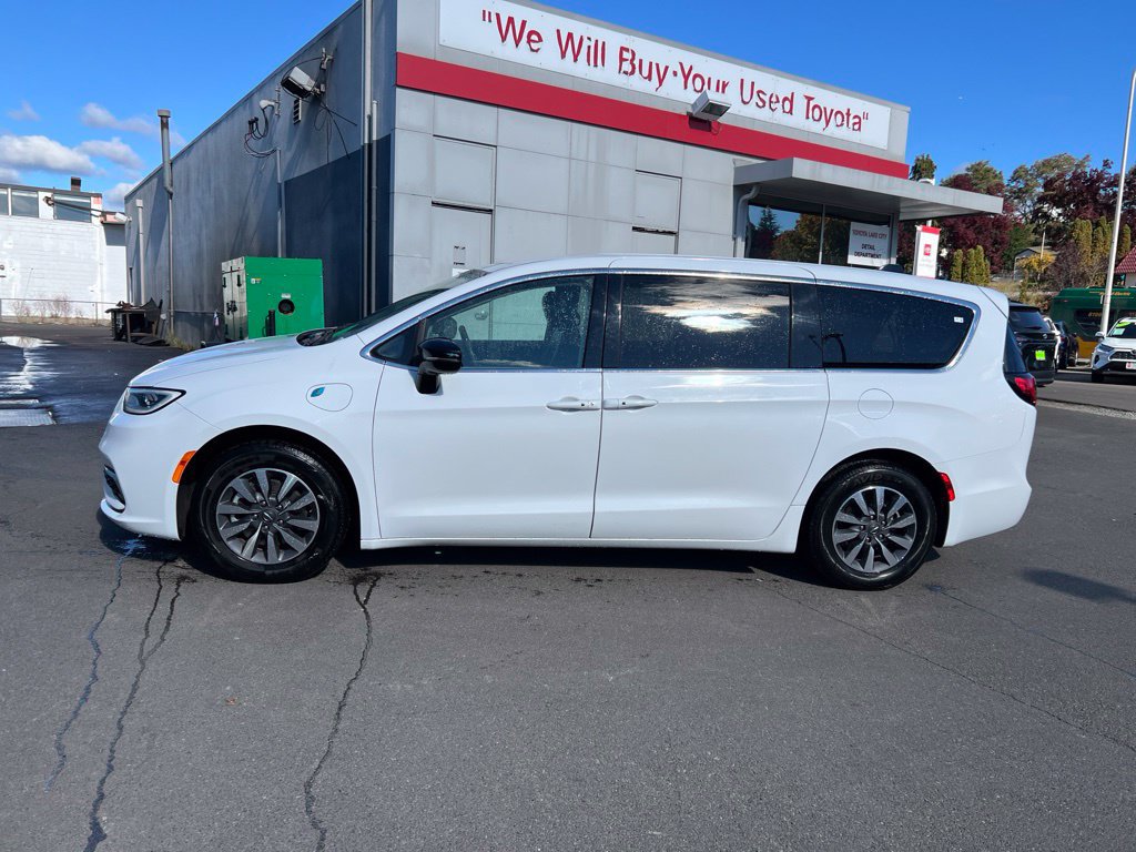 Used 2024 Chrysler Pacifica Limited FWD image 7