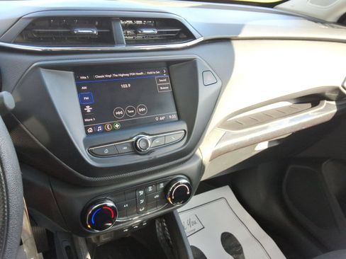 Used 2023 Chevrolet TrailBlazer LS AWD/4WD image 15