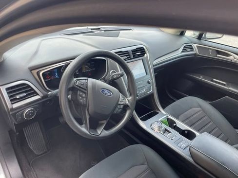 Used 2020 Ford Fusion SE FWD image 23