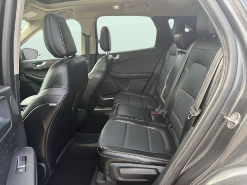 Used 2020 Ford Escape Titanium image 35