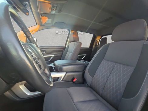 Used 2024 Nissan Titan SV w/ SV Convenience Package image 19