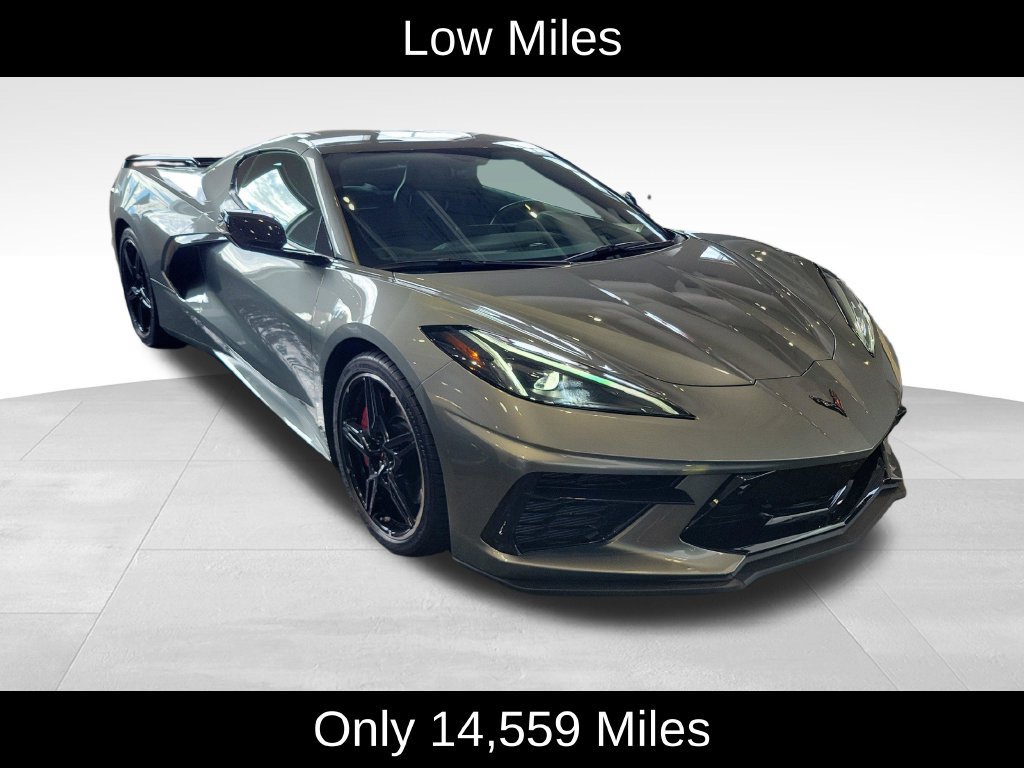 Used 2023 Chevrolet Corvette Stingray Preferred Cpe w/ Z51 Performance Package RWD image 2