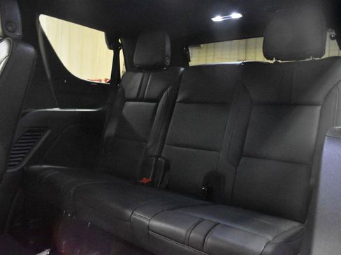 Used 2022 Chevrolet Tahoe RST w/ Luxury Package AWD/4WD image 6