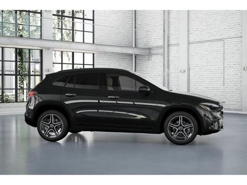 Used 2026 Mercedes-Benz GLA 250 4MATIC image 16