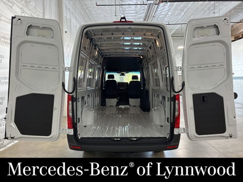 New 2025 Mercedes-Benz Sprinter 2500 image 13