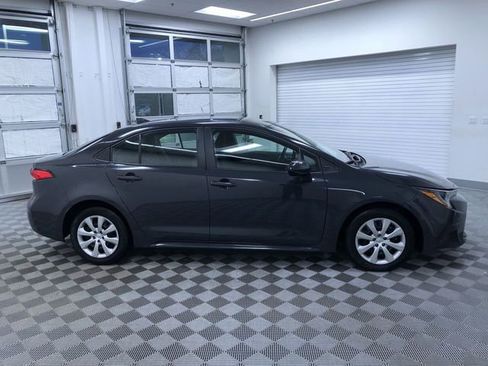 Certified 2025 Toyota Corolla LE image 34