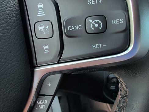 Used 2025 RAM 1500 Big Horn AWD/4WD image 29