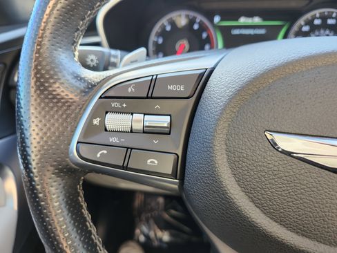 Used 2019 Genesis G70 2.0T Advanced RWD image 35