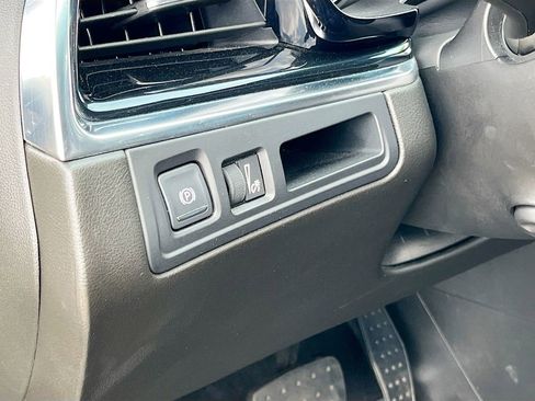 Used 2022 Cadillac XT6 Premium Luxury image 9