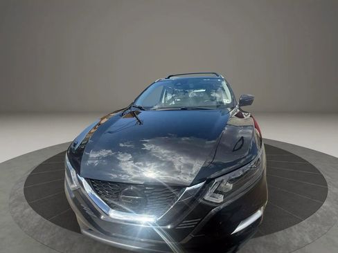 Used 2021 Nissan Rogue Sport SL image 2